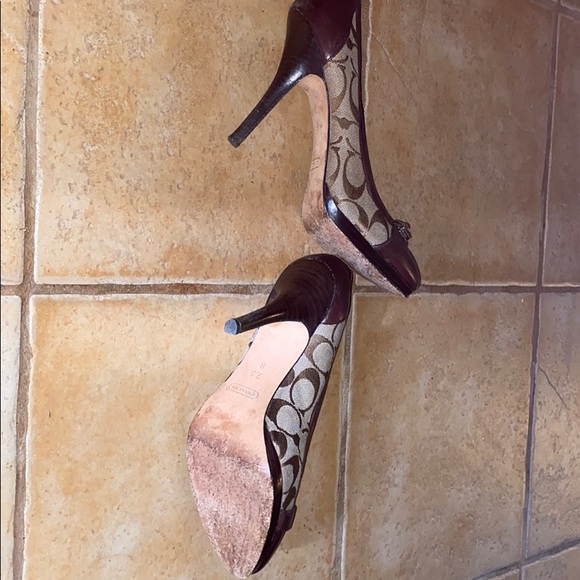 Shoes - Picture 4 of 7